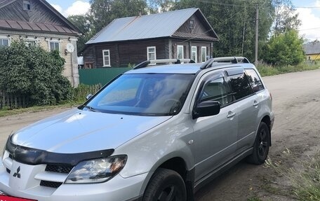 Mitsubishi Outlander III рестайлинг 3, 2002 год, 560 000 рублей, 3 фотография