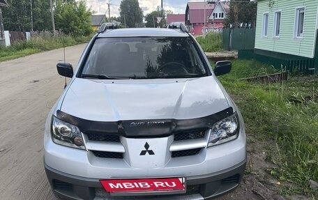 Mitsubishi Outlander III рестайлинг 3, 2002 год, 560 000 рублей, 2 фотография