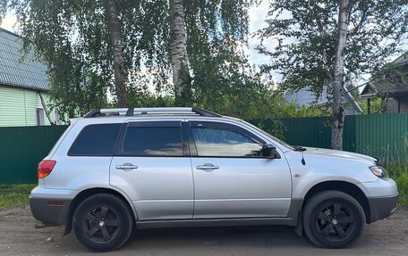 Mitsubishi Outlander III рестайлинг 3, 2002 год, 560 000 рублей, 9 фотография