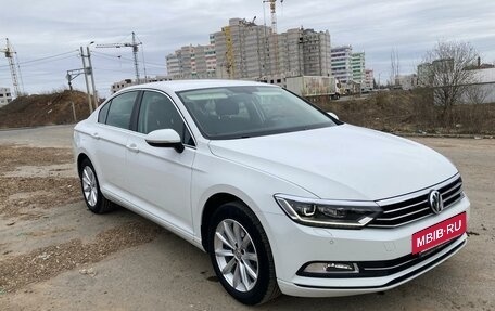 Volkswagen Passat B8 рестайлинг, 2019 год, 2 475 000 рублей, 8 фотография