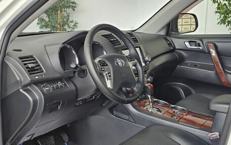 Toyota Highlander III, 2012 год, 2 889 000 рублей, 14 фотография