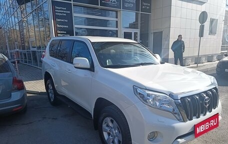 Toyota Land Cruiser Prado 150 рестайлинг 2, 2015 год, 3 650 000 рублей, 3 фотография