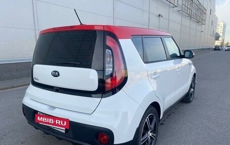 KIA Soul II рестайлинг, 2018 год, 1 995 000 рублей, 5 фотография