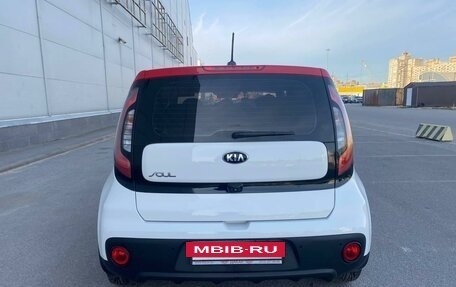 KIA Soul II рестайлинг, 2018 год, 1 995 000 рублей, 4 фотография