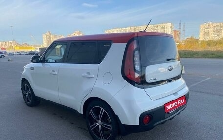 KIA Soul II рестайлинг, 2018 год, 1 995 000 рублей, 3 фотография