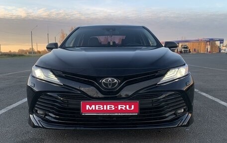 Toyota Camry, 2019 год, 2 200 000 рублей, 1 фотография