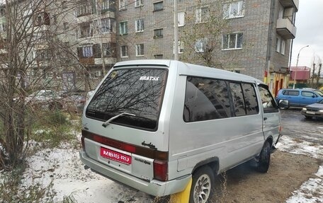 Nissan Largo III (W30), 1989 год, 400 000 рублей, 1 фотография