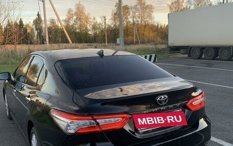 Toyota Camry, 2019 год, 2 200 000 рублей, 4 фотография