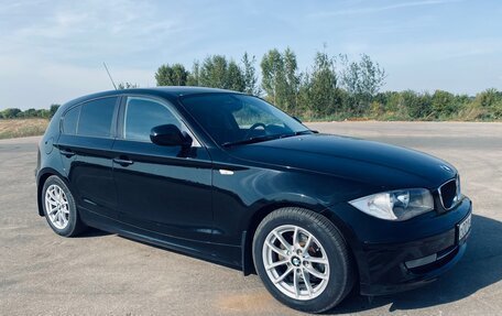 BMW 1 серия, 2010 год, 925 000 рублей, 2 фотография