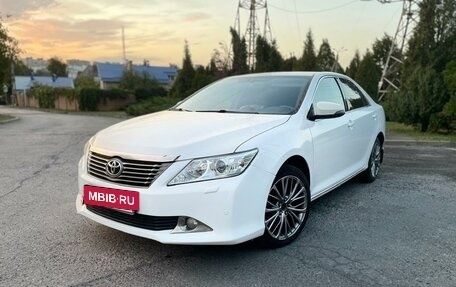 Toyota Camry, 2012 год, 1 590 000 рублей, 2 фотография