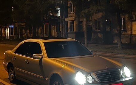 Mercedes-Benz E-Класс, 2000 год, 550 000 рублей, 9 фотография