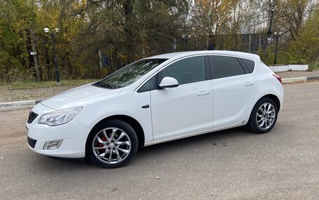 Opel Astra J, 2011 год, 980 000 рублей, 2 фотография