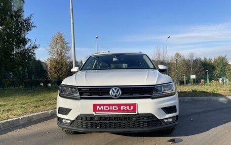 Volkswagen Tiguan II, 2020 год, 2 690 000 рублей, 2 фотография