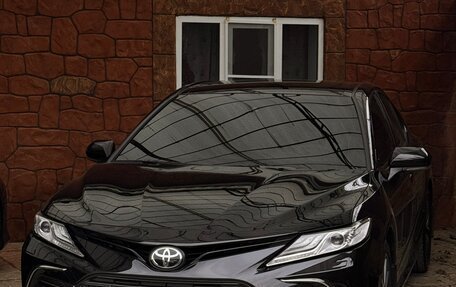 Toyota Camry, 2021 год, 3 850 000 рублей, 10 фотография