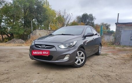 Hyundai Solaris II рестайлинг, 2012 год, 840 000 рублей, 4 фотография