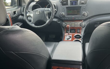 Toyota Highlander III, 2011 год, 2 440 000 рублей, 11 фотография