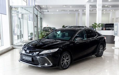 Toyota Camry, 2021 год, 4 500 000 рублей, 2 фотография