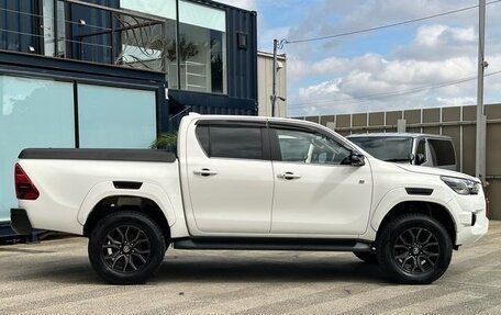 Toyota Hilux VIII, 2022 год, 5 260 000 рублей, 5 фотография