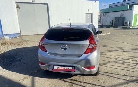 Hyundai Solaris II рестайлинг, 2011 год, 930 000 рублей, 5 фотография