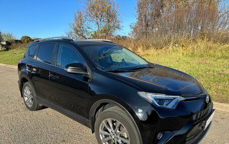 Toyota RAV4, 2017 год, 2 200 000 рублей, 9 фотография