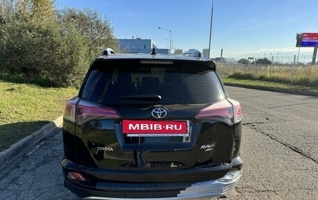 Toyota RAV4, 2017 год, 2 200 000 рублей, 4 фотография