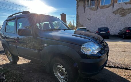 Chevrolet Niva I рестайлинг, 2018 год, 910 000 рублей, 4 фотография