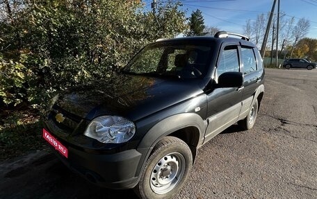 Chevrolet Niva I рестайлинг, 2018 год, 910 000 рублей, 2 фотография