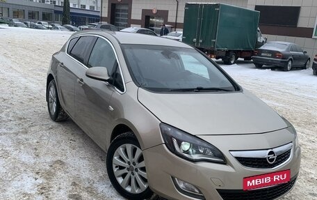 Opel Astra J, 2011 год, 670 000 рублей, 5 фотография