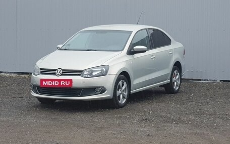 Volkswagen Polo VI (EU Market), 2011 год, 899 000 рублей, 2 фотография