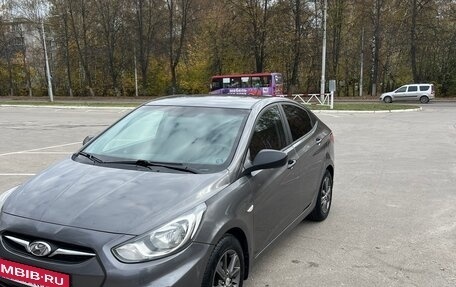 Hyundai Solaris II рестайлинг, 2013 год, 850 000 рублей, 2 фотография