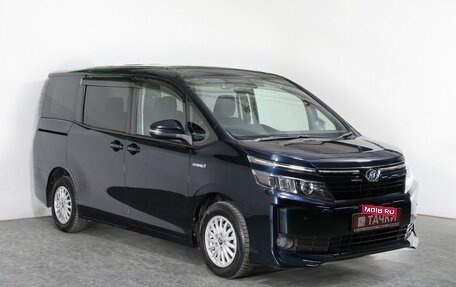 Toyota Voxy III, 2015 год, 2 100 000 рублей, 3 фотография