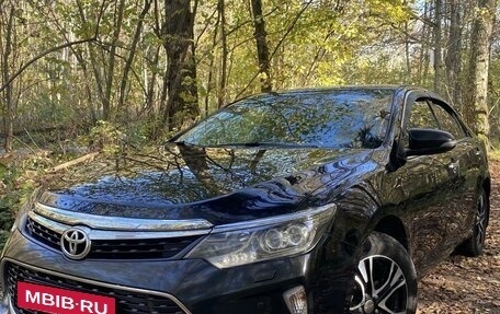 Toyota Camry, 2017 год, 2 097 000 рублей, 2 фотография