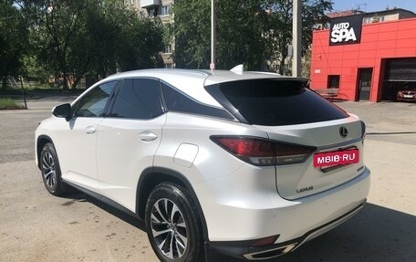 Lexus RX IV рестайлинг, 2020 год, 5 900 000 рублей, 3 фотография