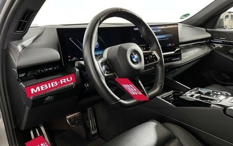 BMW 5 серия, 2023 год, 8 500 000 рублей, 12 фотография