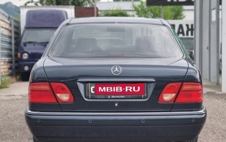 Mercedes-Benz E-Класс, 1998 год, 765 000 рублей, 5 фотография