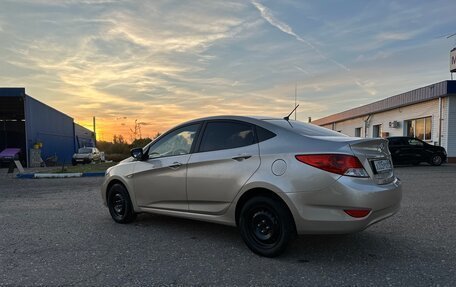 Hyundai Solaris II рестайлинг, 2011 год, 780 000 рублей, 5 фотография