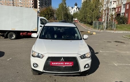 Mitsubishi Outlander III рестайлинг 3, 2011 год, 1 499 000 рублей, 2 фотография