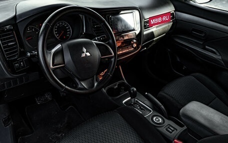 Mitsubishi Outlander III рестайлинг 3, 2012 год, 1 549 000 рублей, 12 фотография