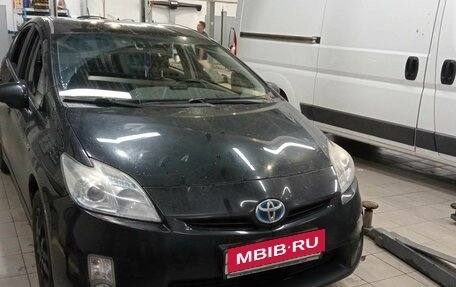 Toyota Prius, 2010 год, 1 000 000 рублей, 2 фотография