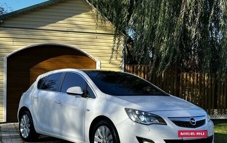 Opel Astra J, 2014 год, 800 000 рублей, 2 фотография