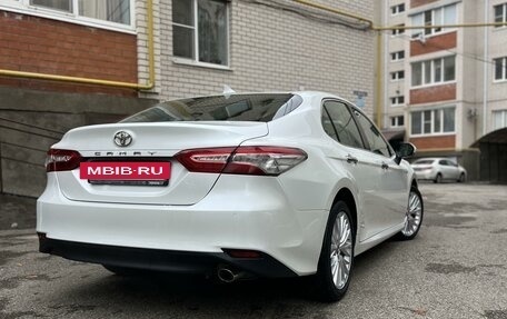 Toyota Camry, 2018 год, 3 160 000 рублей, 9 фотография