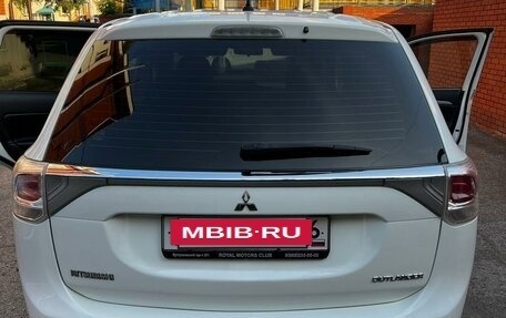 Mitsubishi Outlander III рестайлинг 3, 2012 год, 1 690 000 рублей, 5 фотография