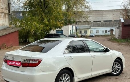 Toyota Camry, 2015 год, 1 750 000 рублей, 3 фотография