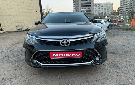 Toyota Camry, 2017 год, 2 550 000 рублей, 2 фотография