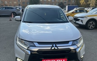 Mitsubishi Outlander III рестайлинг 3, 2019 год, 2 500 000 рублей, 1 фотография