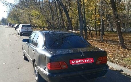 Mercedes-Benz E-Класс, 1998 год, 495 000 рублей, 5 фотография