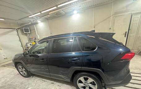 Toyota RAV4, 2019 год, 3 200 000 рублей, 4 фотография