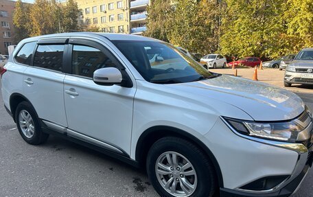 Mitsubishi Outlander III рестайлинг 3, 2019 год, 2 500 000 рублей, 12 фотография