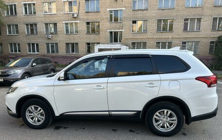 Mitsubishi Outlander III рестайлинг 3, 2019 год, 2 500 000 рублей, 16 фотография