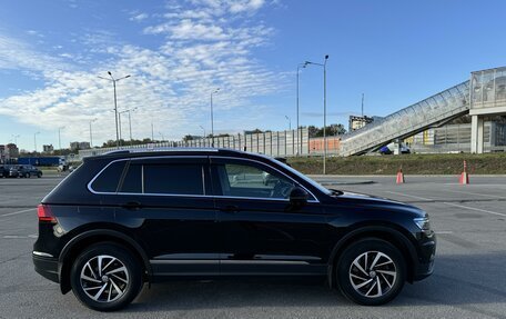 Volkswagen Tiguan II, 2018 год, 3 000 000 рублей, 3 фотография